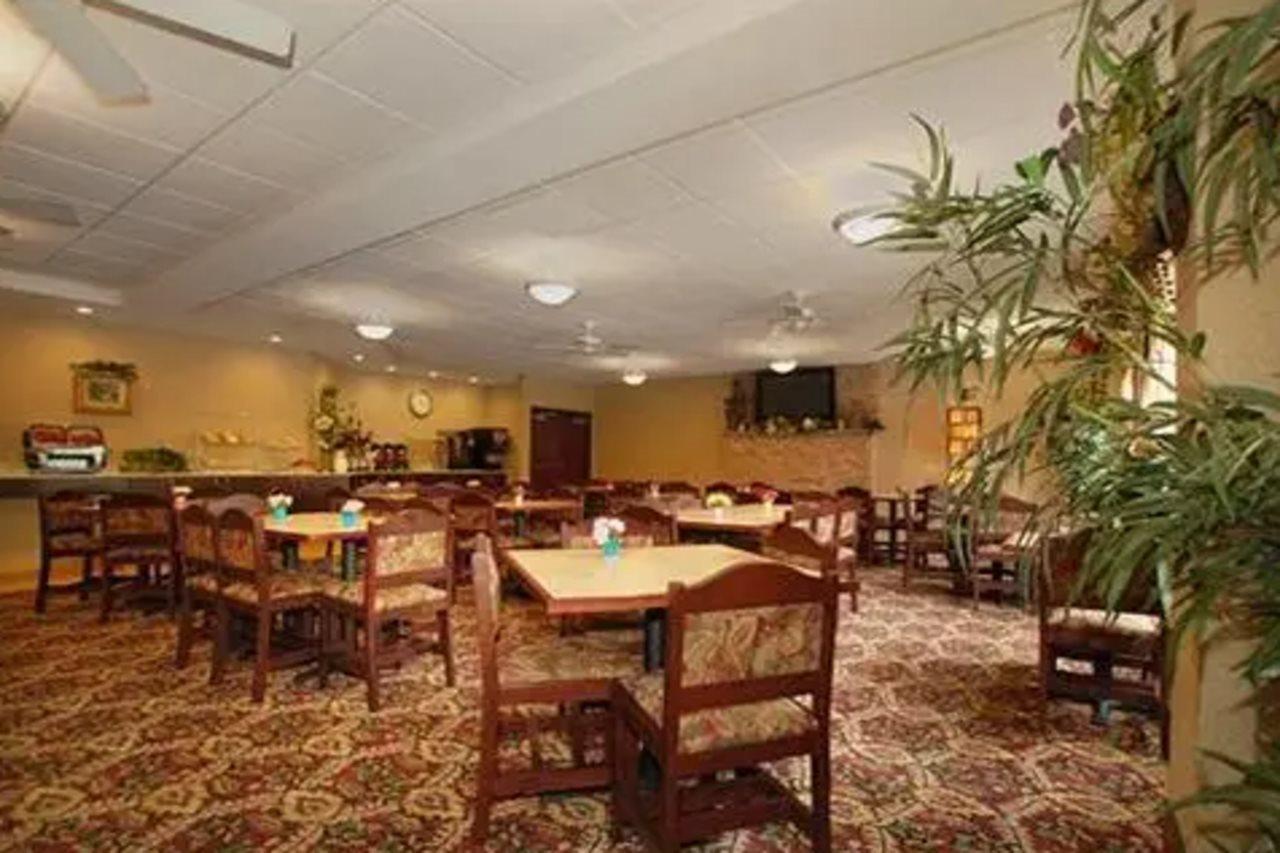 Comfort Suites Lake George - Queensbury Esterno foto