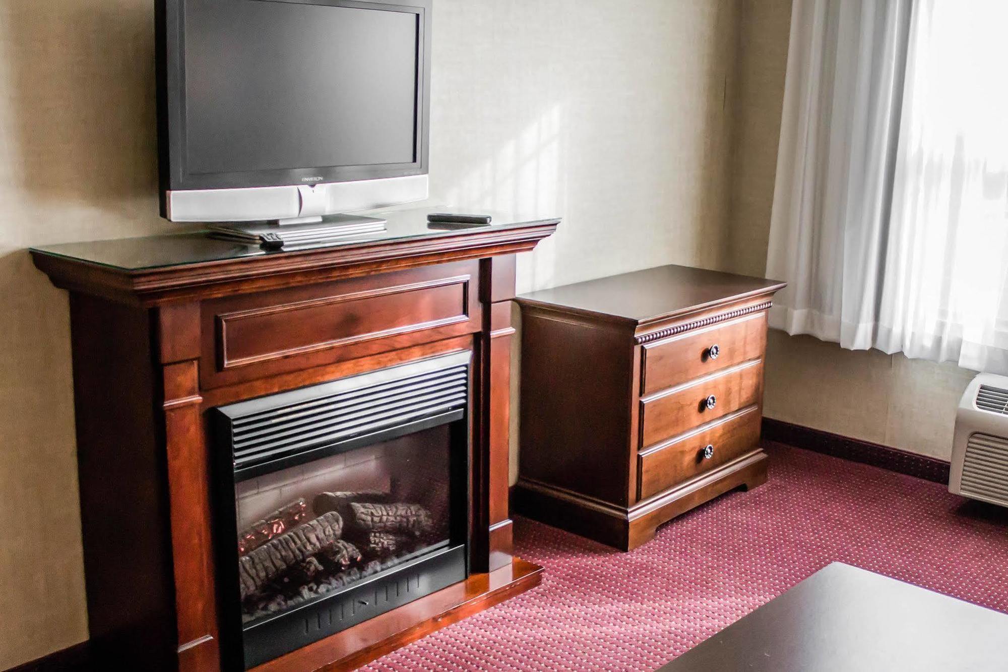 Comfort Suites Lake George - Queensbury Esterno foto