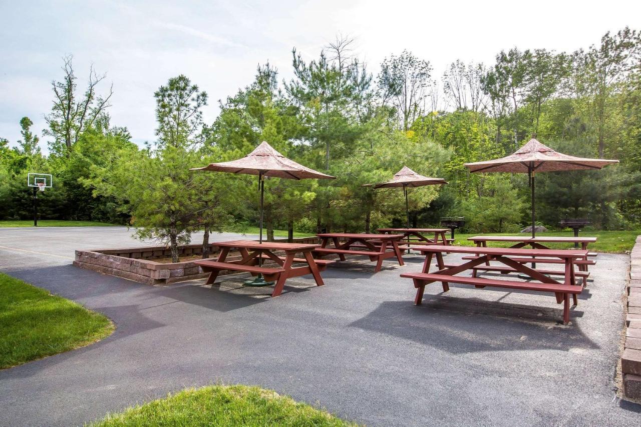 Comfort Suites Lake George - Queensbury Esterno foto